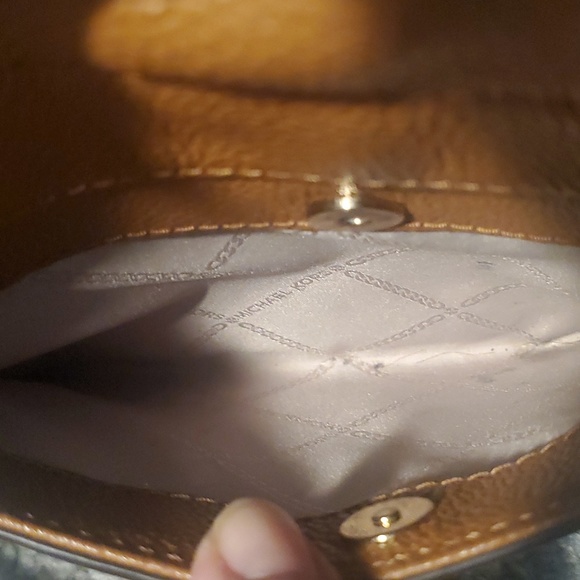 Michael Kors Purse Crossbody *free shipping* - Picture 4 of 12